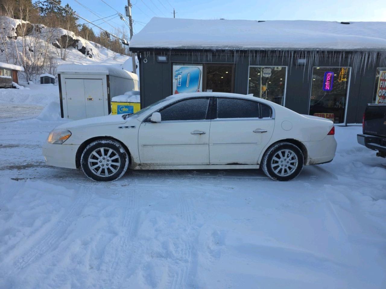 2010 Buick Lucerne CXL Photo