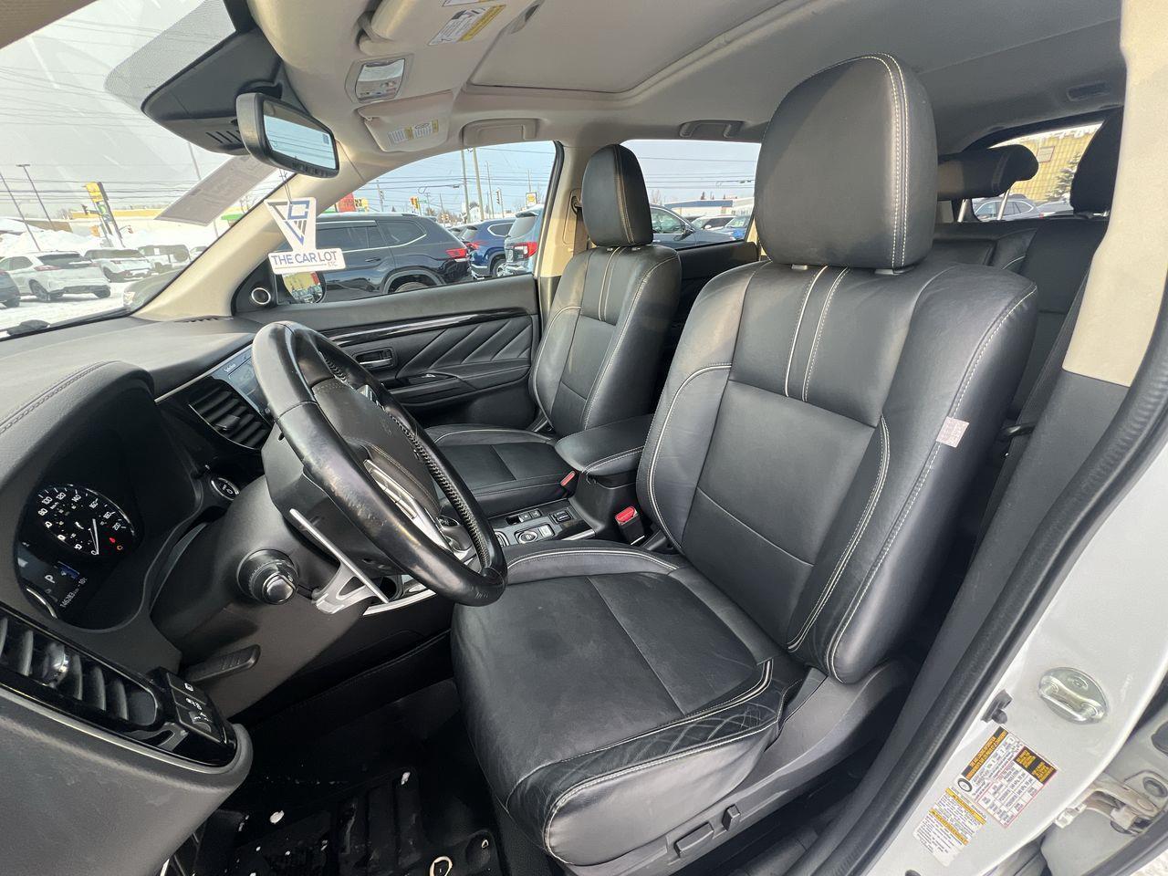 2018 Mitsubishi Outlander Plug-In Hybrid SE 4X4 Photo