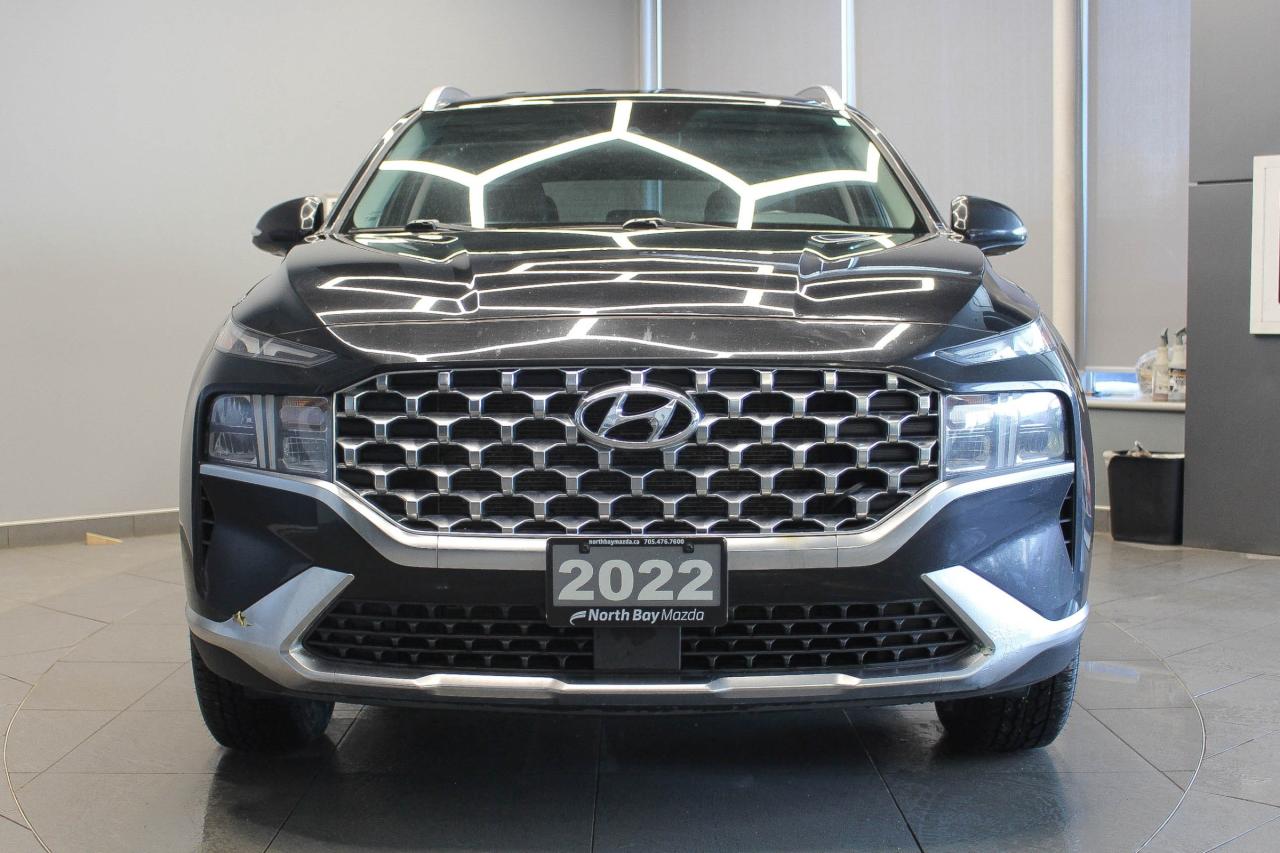 2022 Hyundai Santa Fe Preferred TWO SETS OF TIRES - APPLE CARPLAY AND ANDROID AUTO - HEATED FRONT SEATS/STEERING WHEEL Photo2