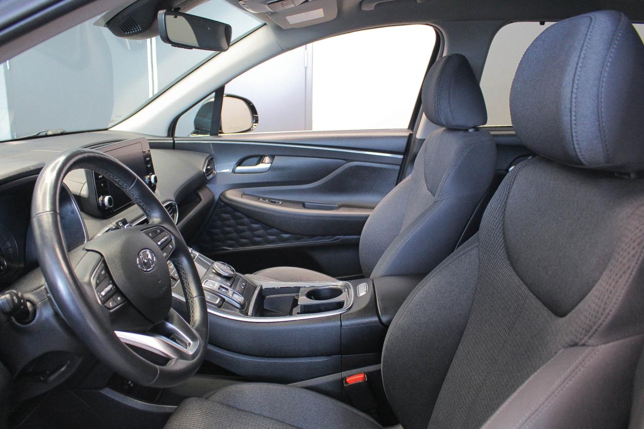 2022 Hyundai Santa Fe Preferred TWO SETS OF TIRES - APPLE CARPLAY AND ANDROID AUTO - HEATED FRONT SEATS/STEERING WHEEL Photo