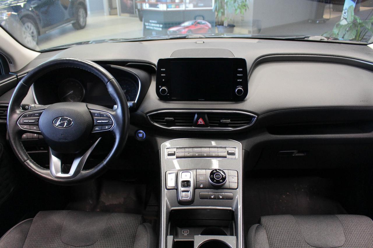 2022 Hyundai Santa Fe Preferred TWO SETS OF TIRES - APPLE CARPLAY AND ANDROID AUTO - HEATED FRONT SEATS/STEERING WHEEL Photo