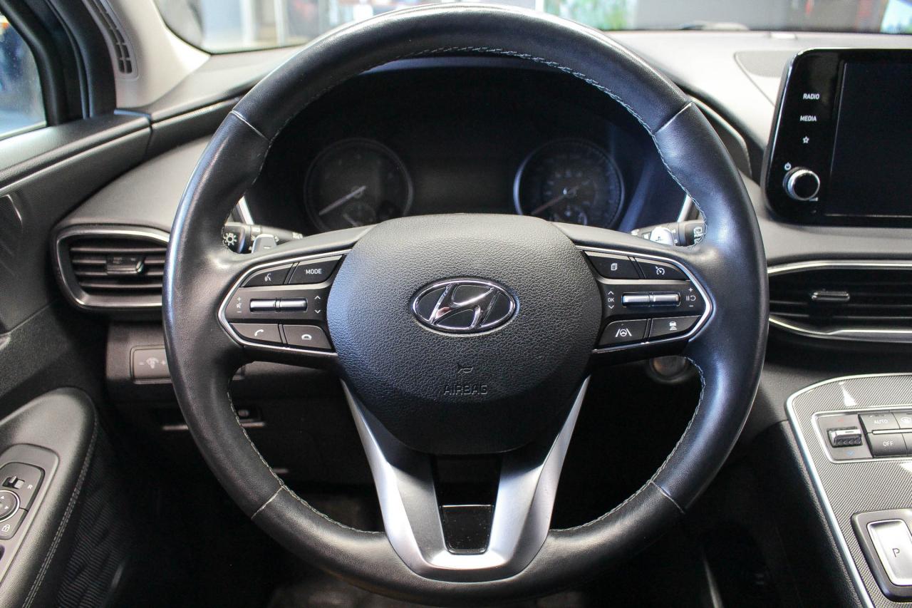 2022 Hyundai Santa Fe Preferred TWO SETS OF TIRES - APPLE CARPLAY AND ANDROID AUTO - HEATED FRONT SEATS/STEERING WHEEL Photo
