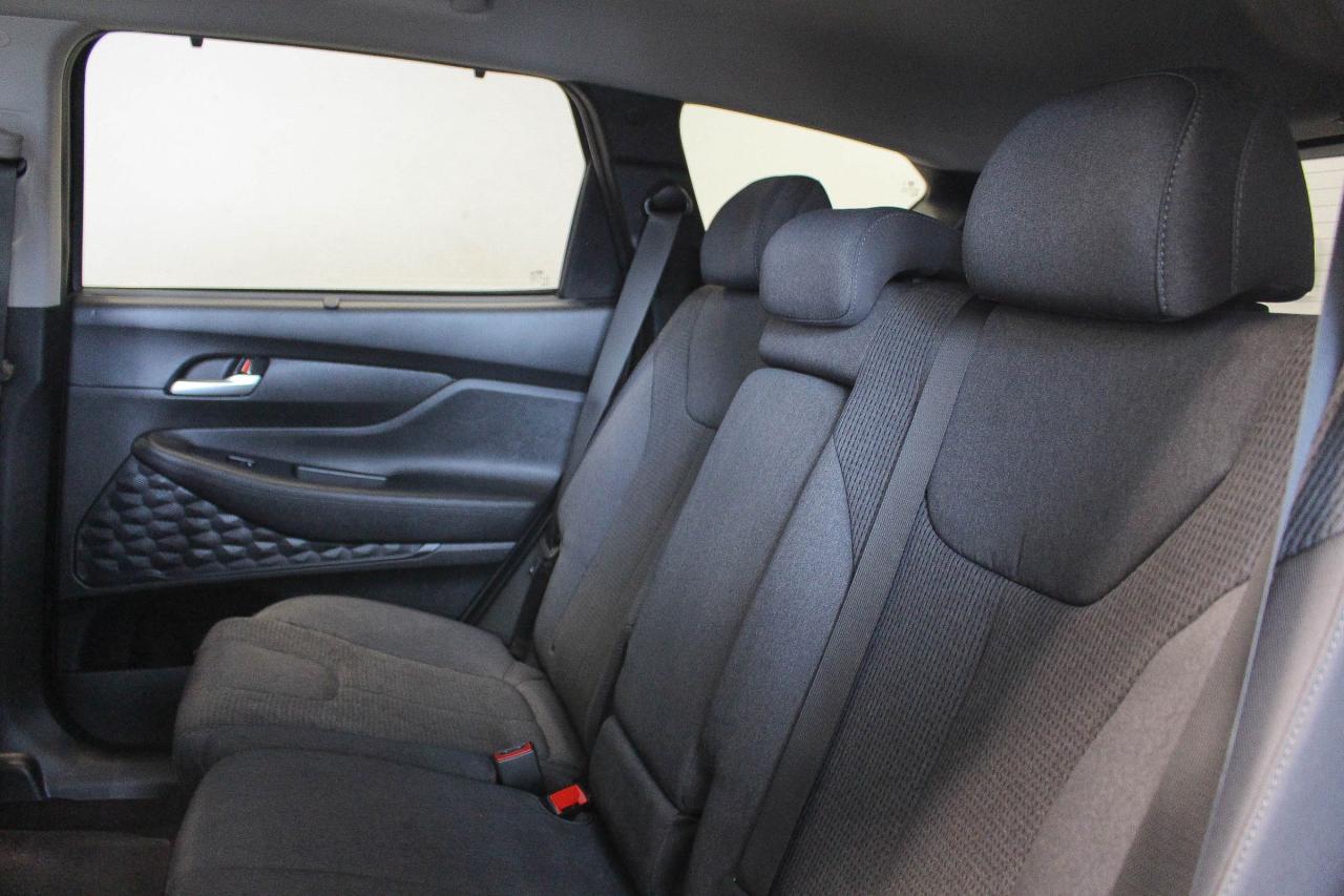 2022 Hyundai Santa Fe Preferred TWO SETS OF TIRES - APPLE CARPLAY AND ANDROID AUTO - HEATED FRONT SEATS/STEERING WHEEL Photo