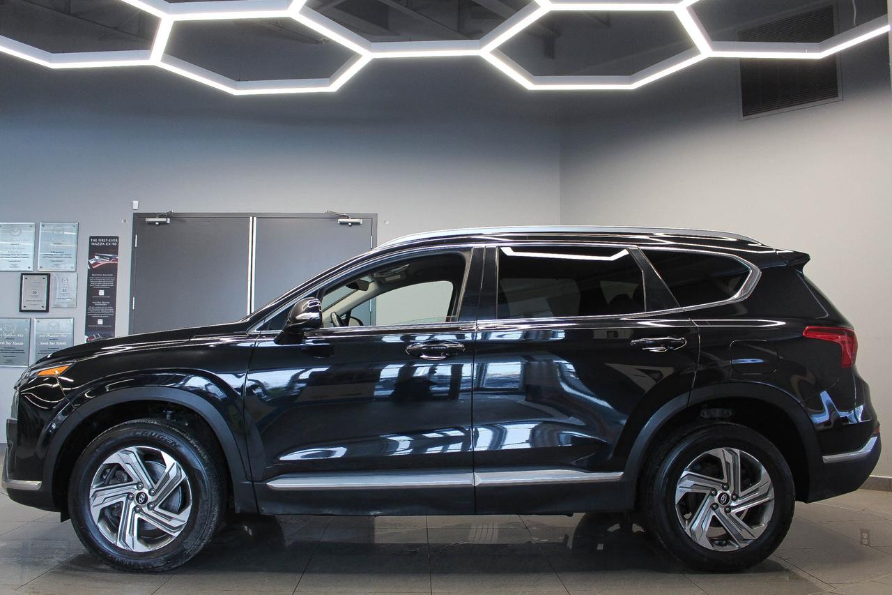 2022 Hyundai Santa Fe Preferred TWO SETS OF TIRES - APPLE CARPLAY AND ANDROID AUTO - HEATED FRONT SEATS/STEERING WHEEL Photo