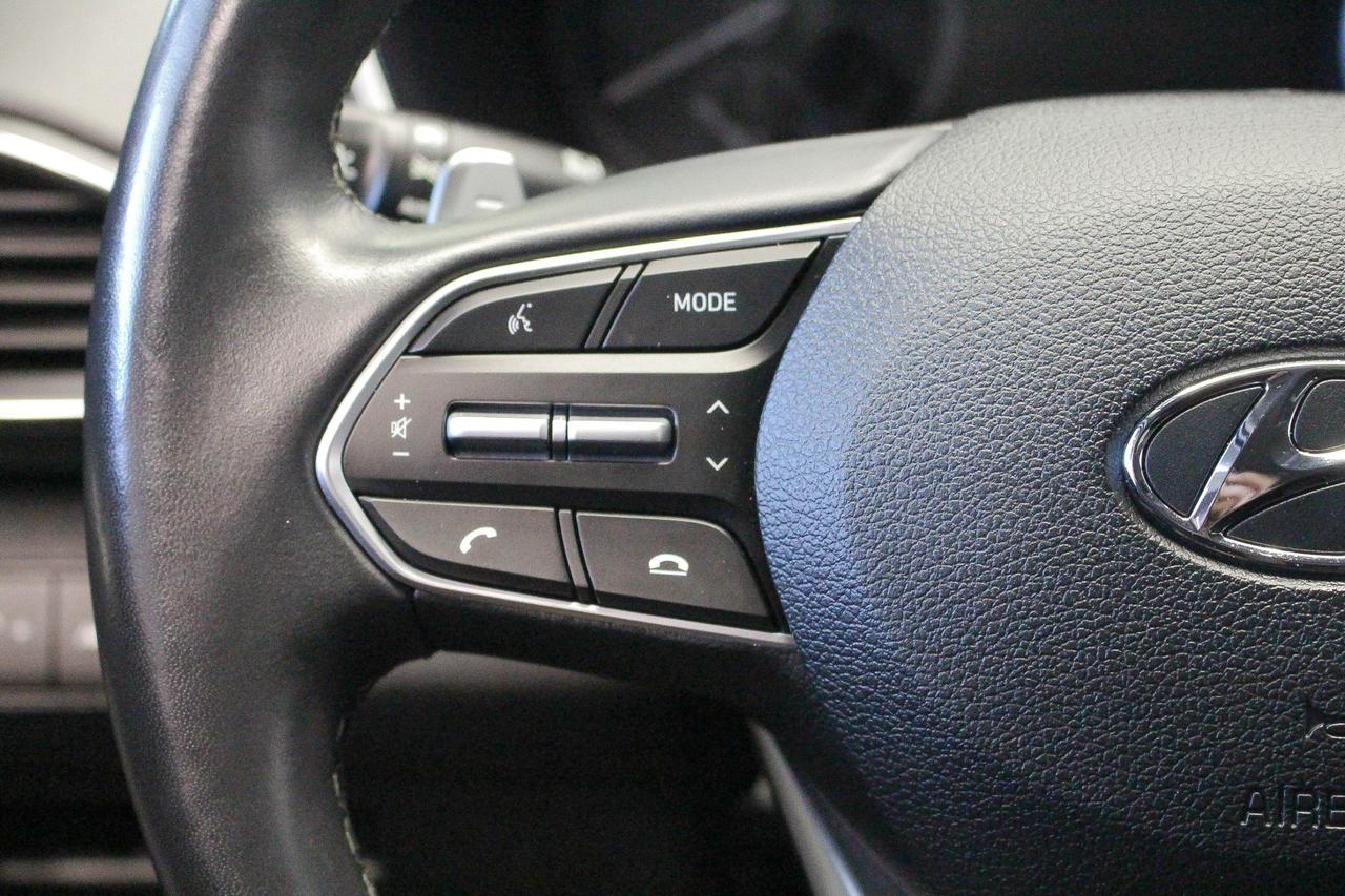 2022 Hyundai Santa Fe Preferred TWO SETS OF TIRES - APPLE CARPLAY AND ANDROID AUTO - HEATED FRONT SEATS/STEERING WHEEL Photo