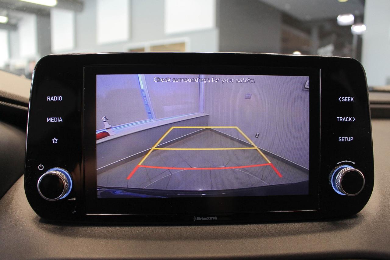 2022 Hyundai Santa Fe Preferred TWO SETS OF TIRES - APPLE CARPLAY AND ANDROID AUTO - HEATED FRONT SEATS/STEERING WHEEL Photo