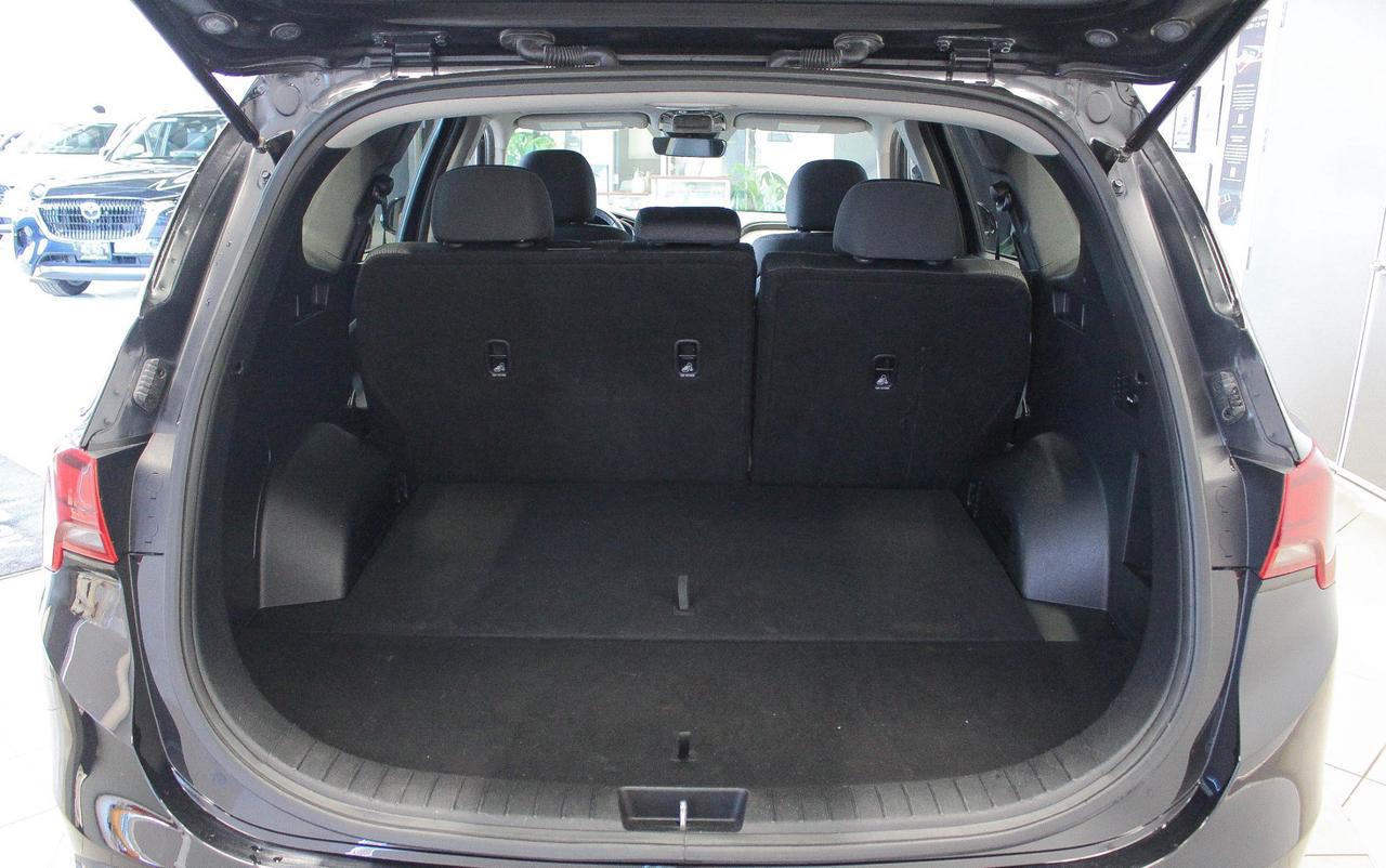 2022 Hyundai Santa Fe Preferred TWO SETS OF TIRES - APPLE CARPLAY AND ANDROID AUTO - HEATED FRONT SEATS/STEERING WHEEL Photo