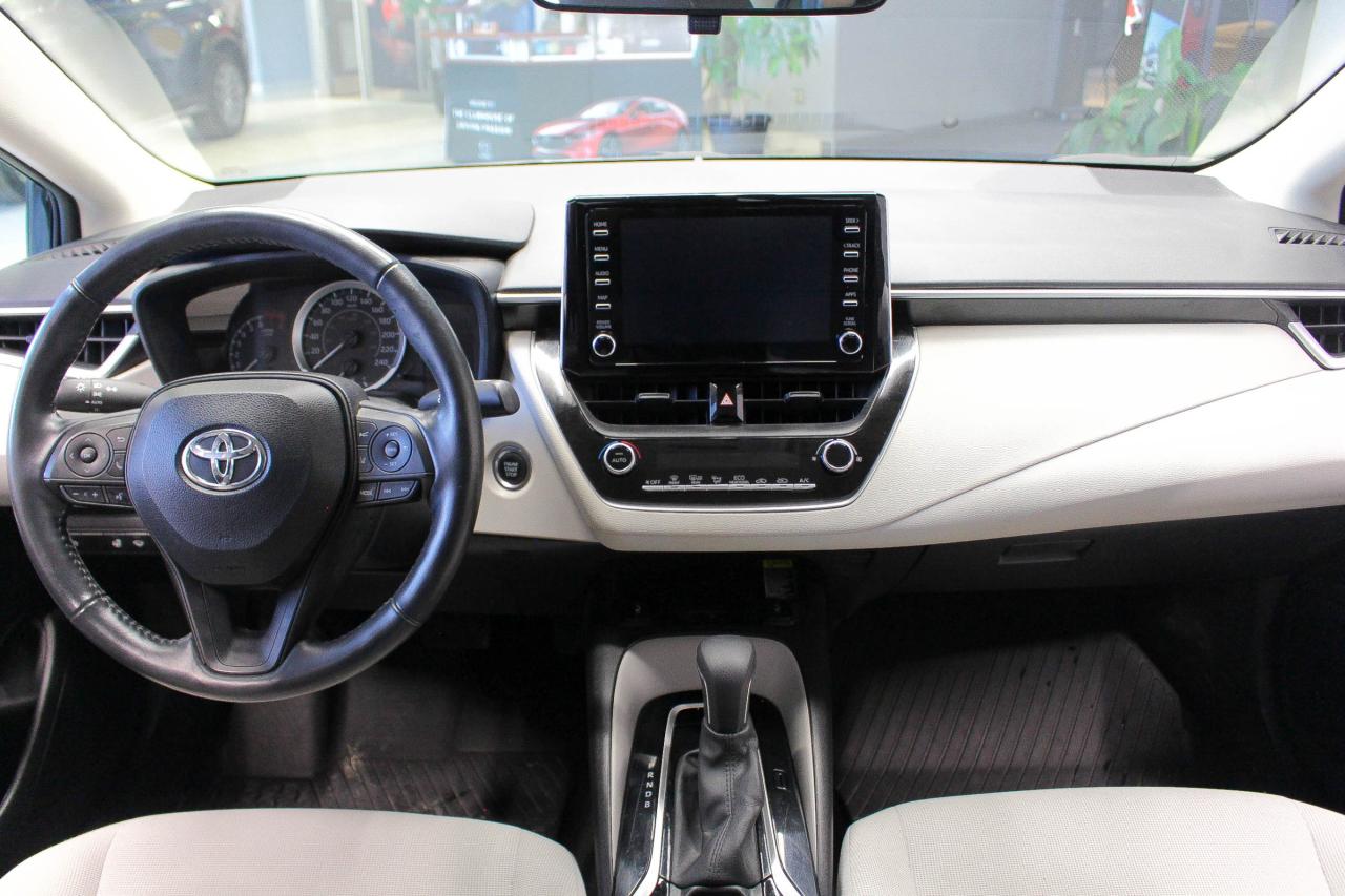 2021 Toyota Corolla LE TWO SETS OF TIRES - HEATED FRONT SEATS/STEERING WHEEL - CLOTH UPHOLSTERY Photo