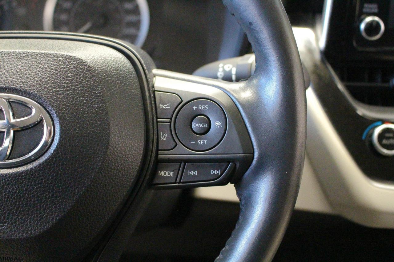 2021 Toyota Corolla LE TWO SETS OF TIRES - HEATED FRONT SEATS/STEERING WHEEL - CLOTH UPHOLSTERY Photo