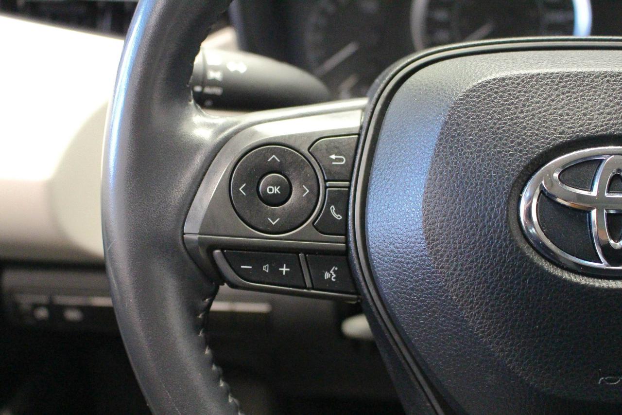 2021 Toyota Corolla LE TWO SETS OF TIRES - HEATED FRONT SEATS/STEERING WHEEL - CLOTH UPHOLSTERY Photo