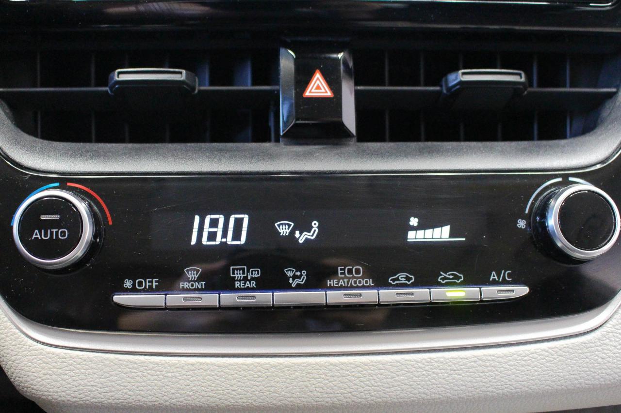 2021 Toyota Corolla LE TWO SETS OF TIRES - HEATED FRONT SEATS/STEERING WHEEL - CLOTH UPHOLSTERY Photo