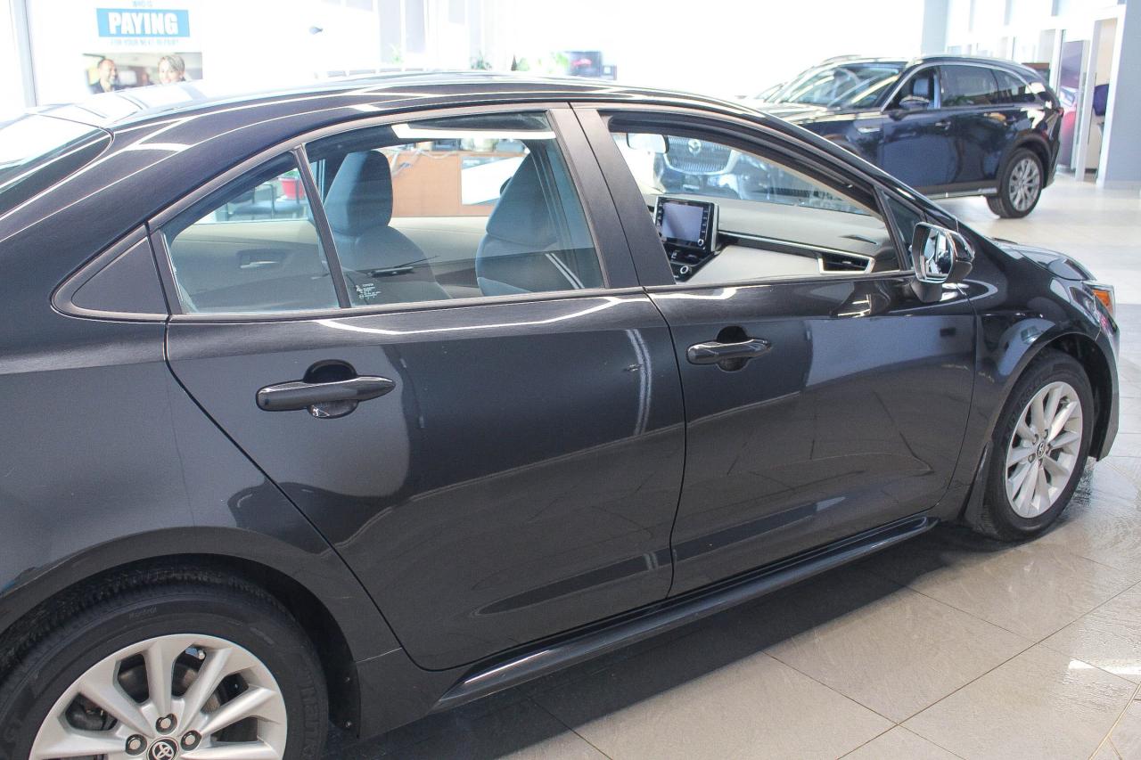 2021 Toyota Corolla LE TWO SETS OF TIRES - HEATED FRONT SEATS/STEERING WHEEL - CLOTH UPHOLSTERY Photo