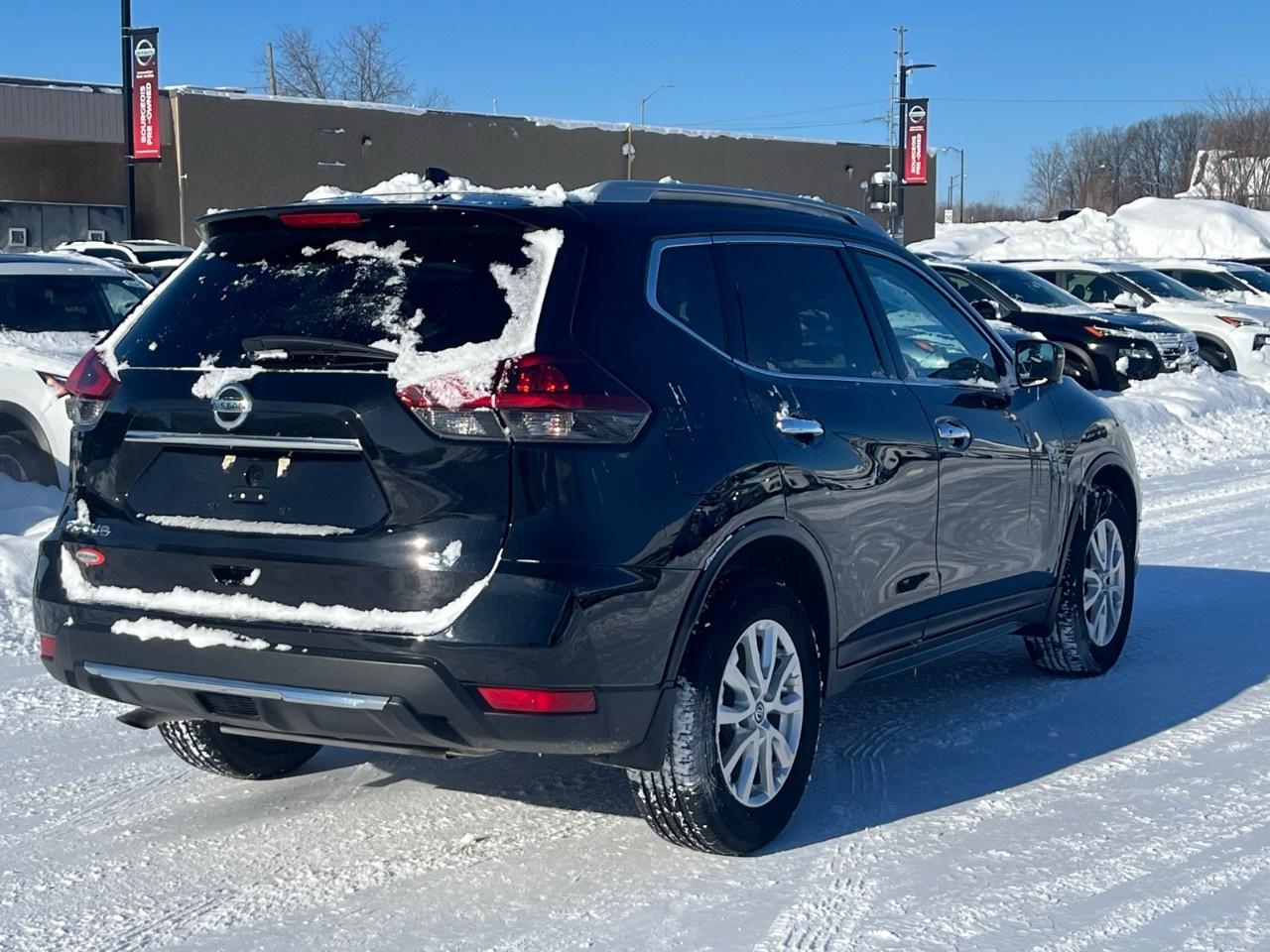 2019 Nissan Rogue SV Photo