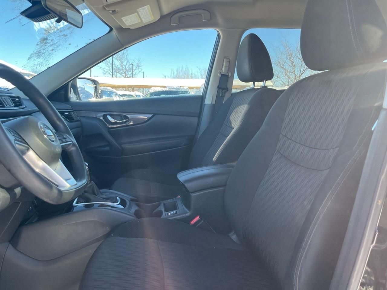 2019 Nissan Rogue SV Photo