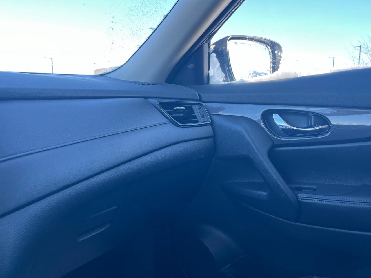 2019 Nissan Rogue SV Photo