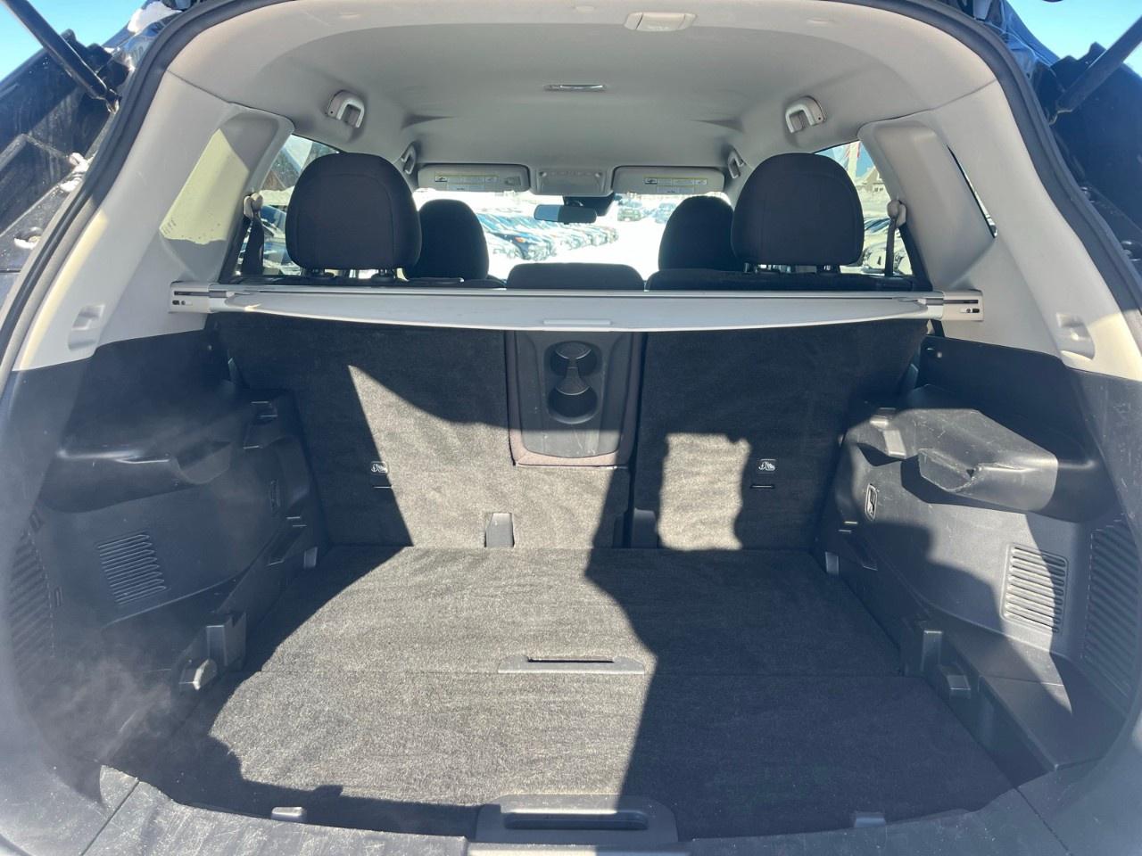 2019 Nissan Rogue SV Photo