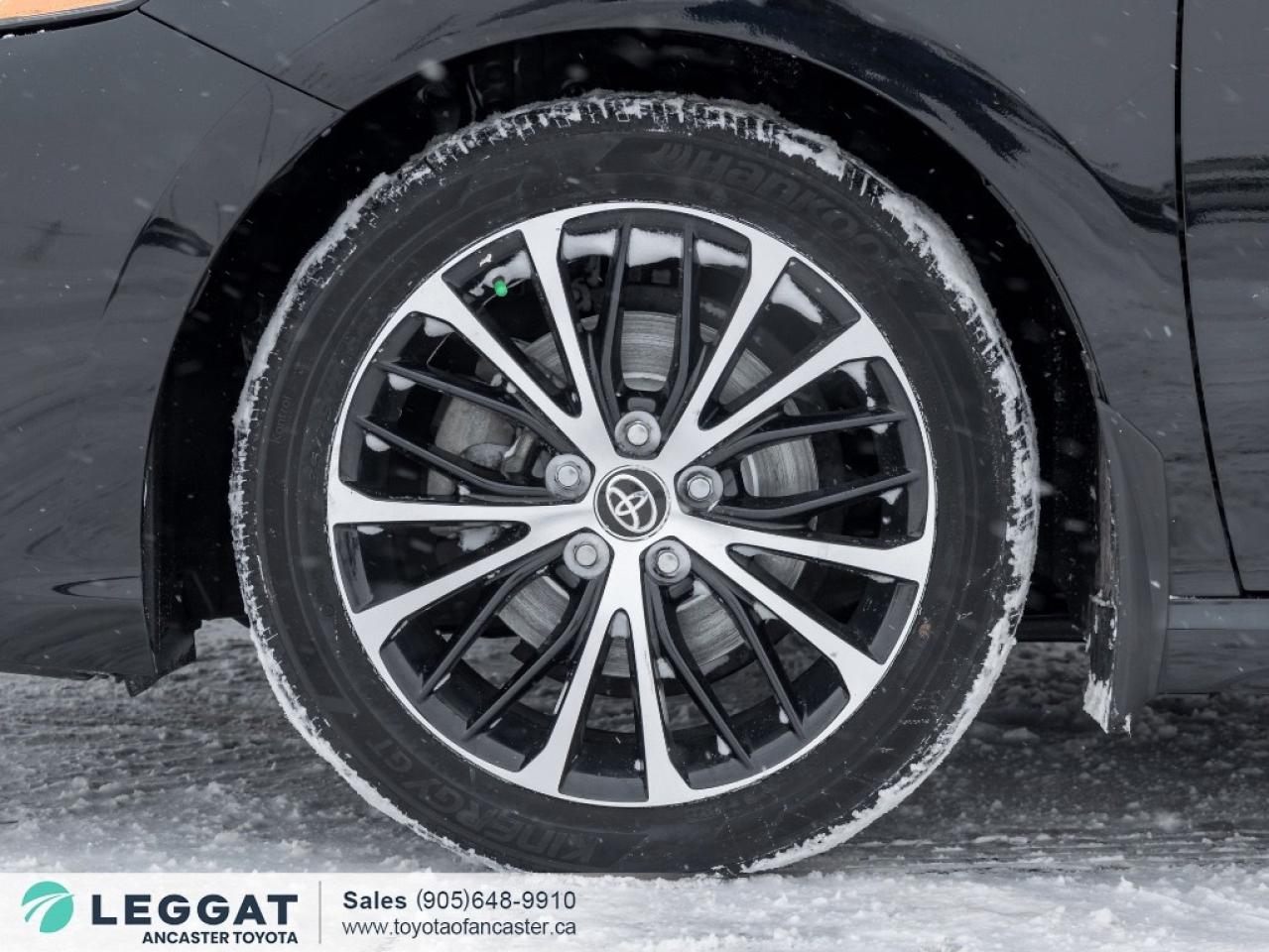 2020 Toyota Camry SE Auto Photo3