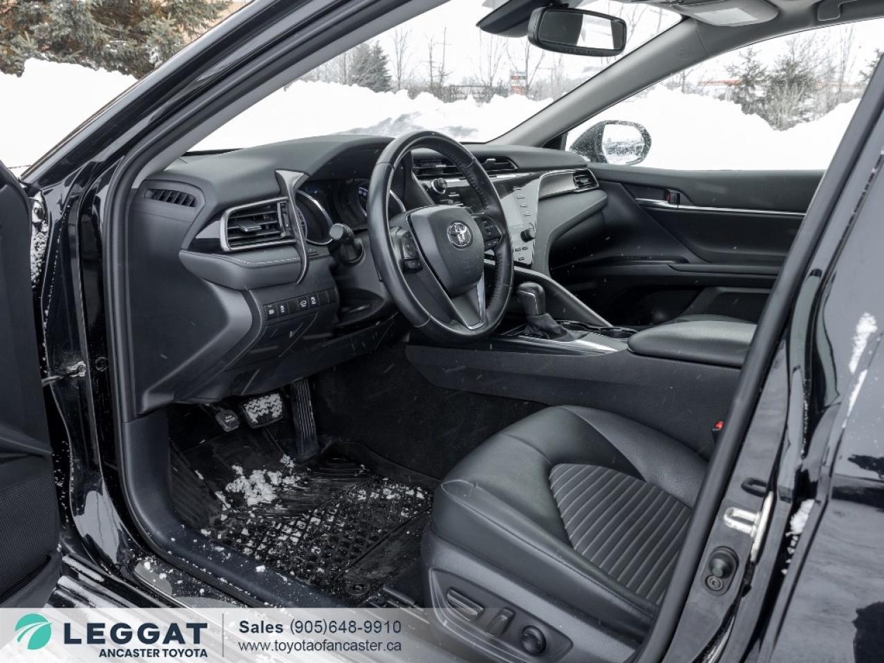 2020 Toyota Camry SE Auto Photo