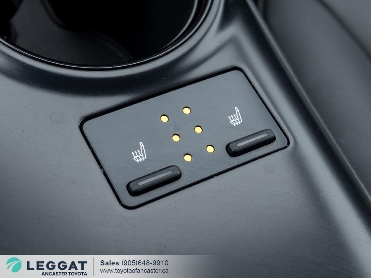 2020 Toyota Camry SE Auto Photo