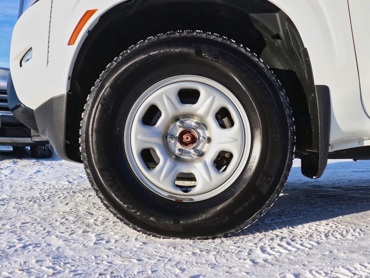 2023 Nissan Frontier SV | 4x4 | 3.8L | Crew Cab | MIDNIGHT EDITION Photo