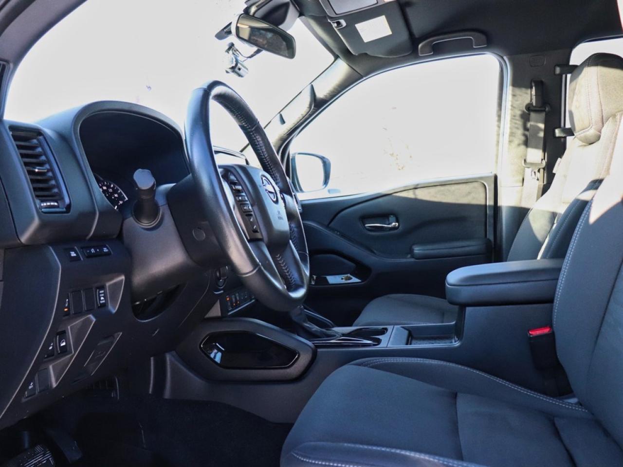 2023 Nissan Frontier SV | 4x4 | 3.8L | Crew Cab | MIDNIGHT EDITION Photo