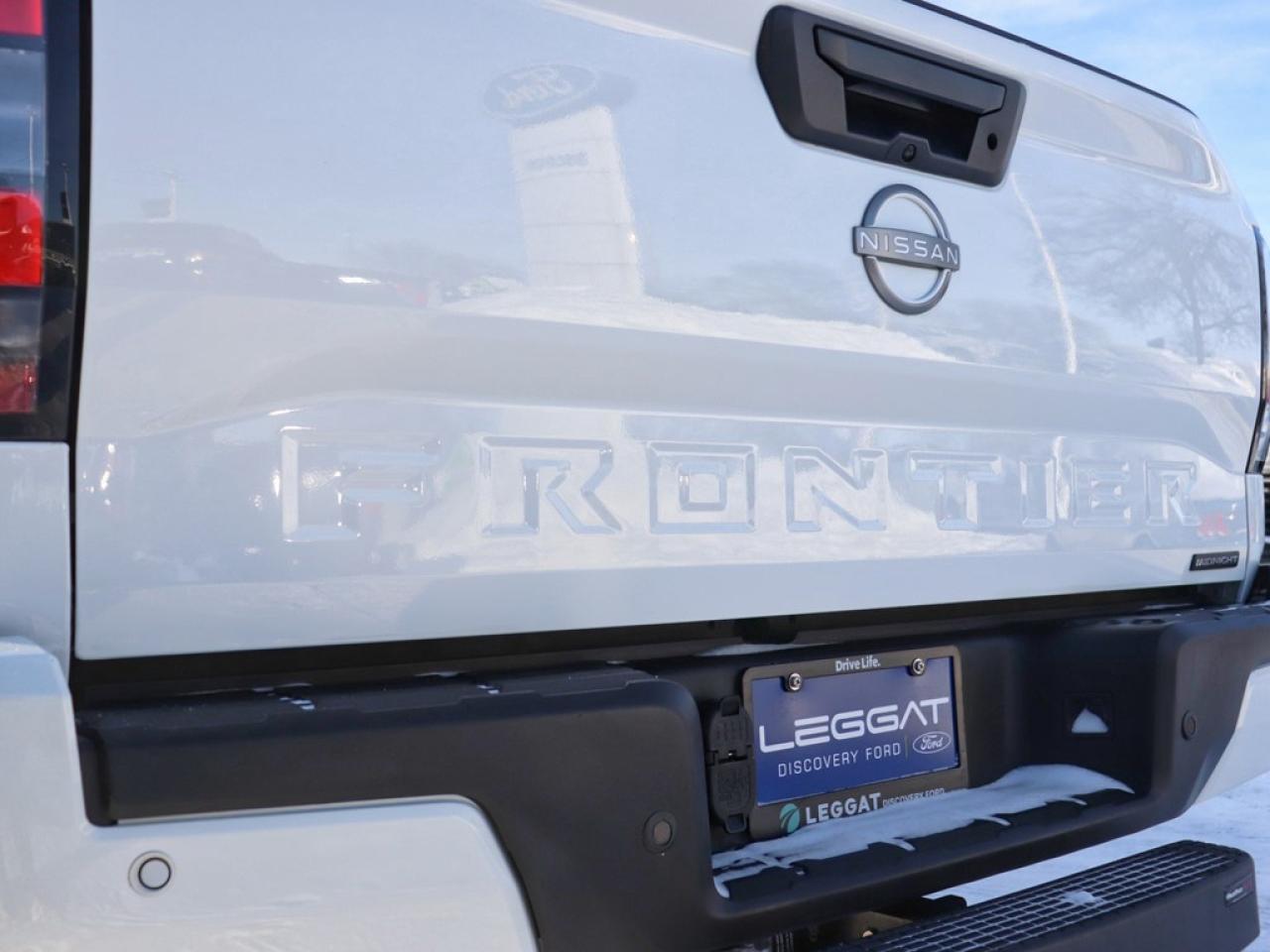 2023 Nissan Frontier SV | 4x4 | 3.8L | Crew Cab | MIDNIGHT EDITION Photo