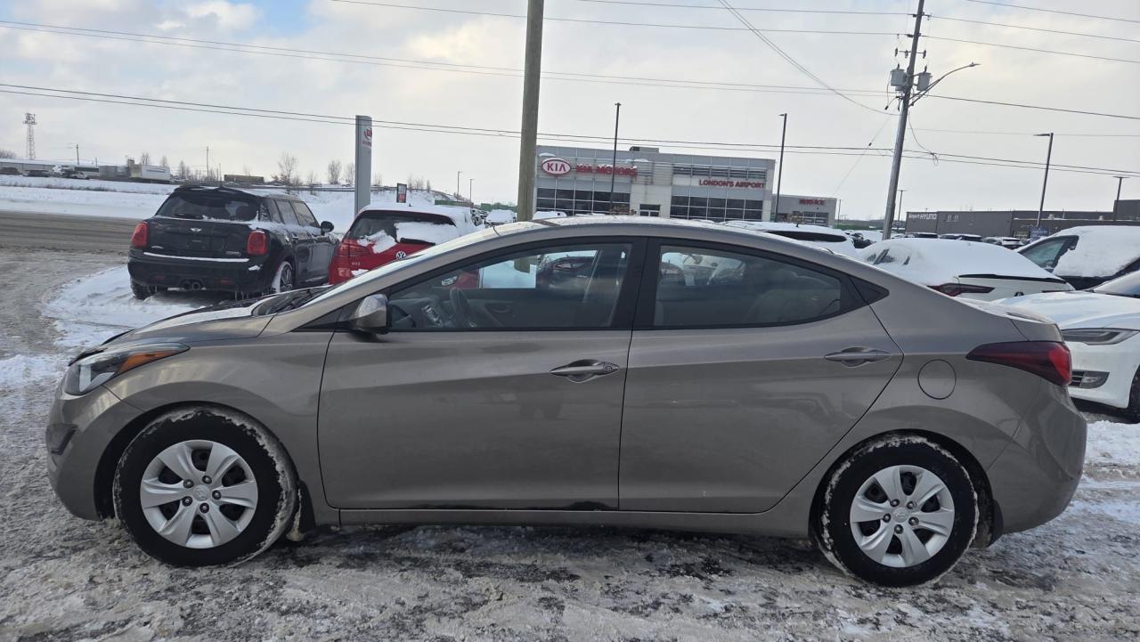 2015 Hyundai Elantra L, NO ACCIDENTS, ONLY 61KMS, MINT CONDITION Photo