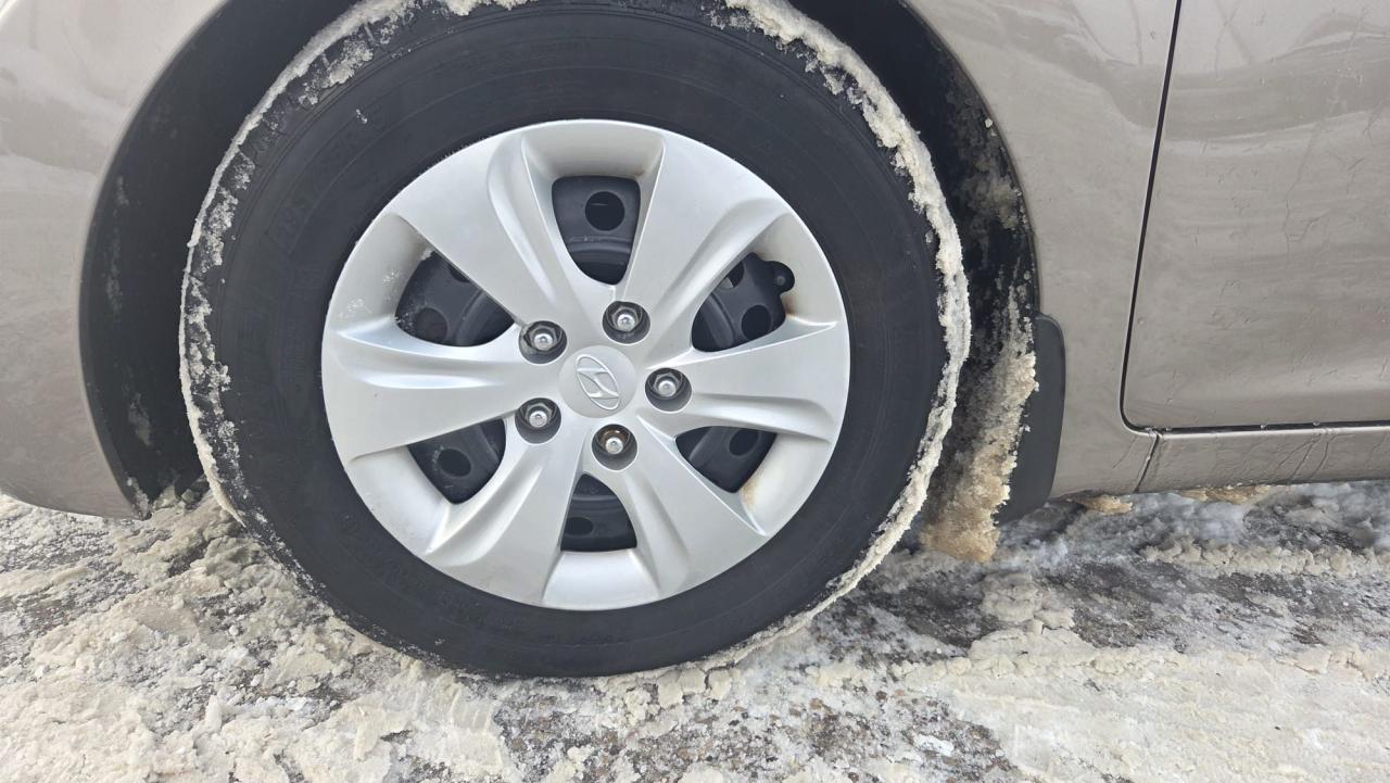 2015 Hyundai Elantra L, NO ACCIDENTS, ONLY 61KMS, MINT CONDITION Photo