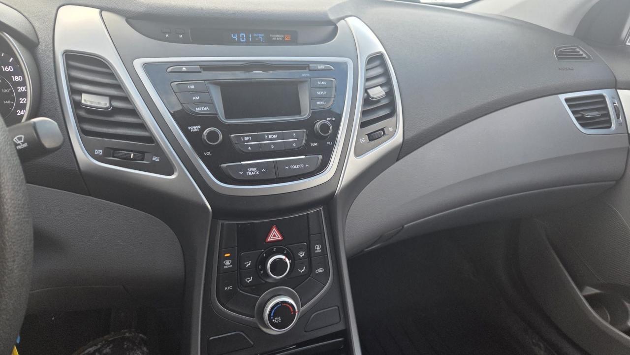 2015 Hyundai Elantra L, NO ACCIDENTS, ONLY 61KMS, MINT CONDITION Photo