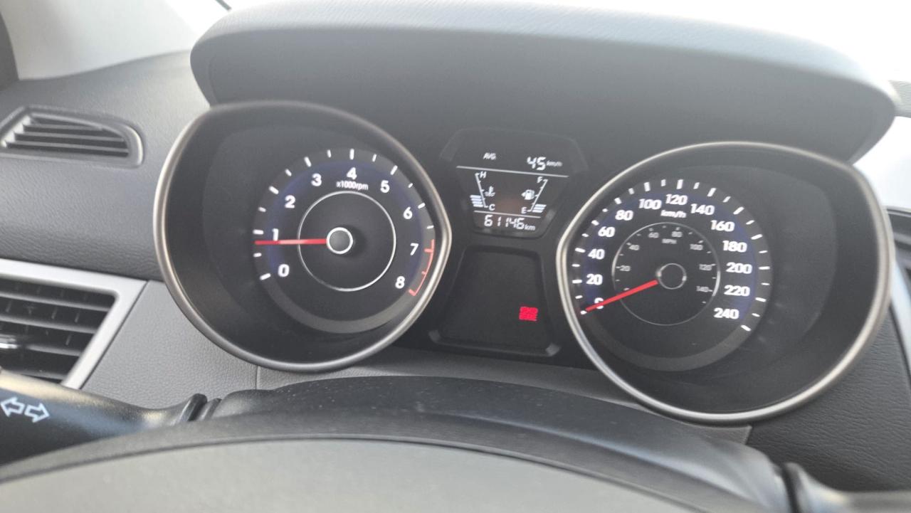 2015 Hyundai Elantra L, NO ACCIDENTS, ONLY 61KMS, MINT CONDITION Photo