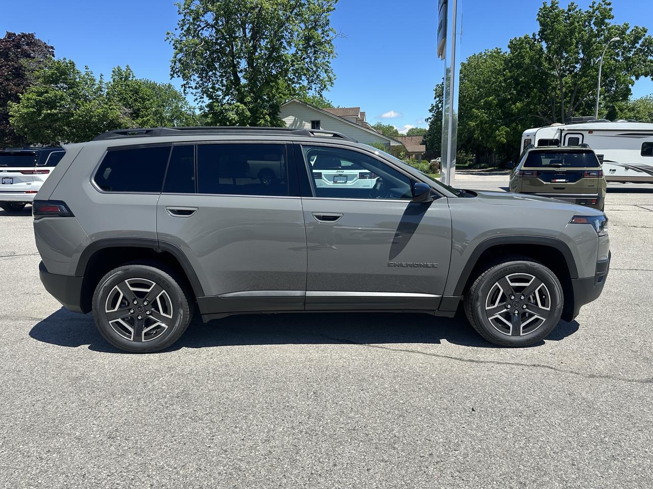 2026 Jeep Cherokee laredo Photo