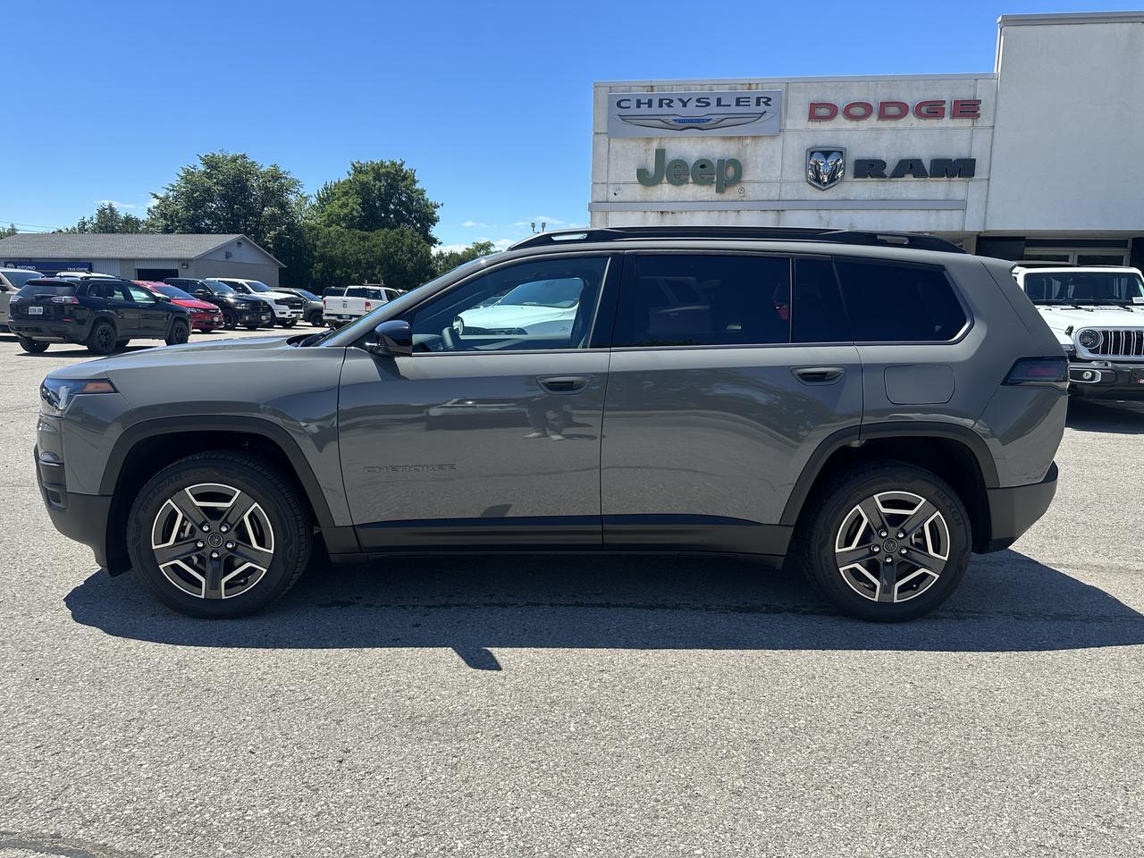 2026 Jeep Cherokee laredo Photo