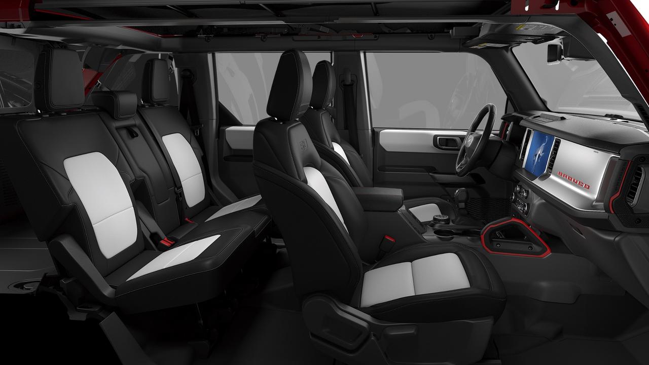 2026 Ford Bronco Outer Banks Photo