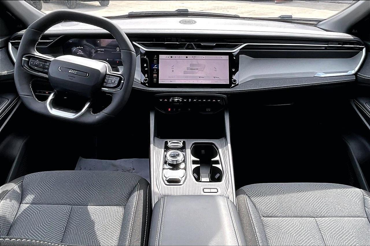 2026 Jeep Cherokee LAREDO | Turbo HYBRID | Heated Seats & Wheel Photo4