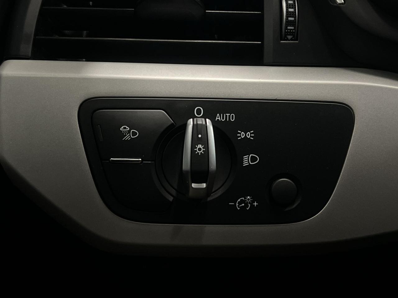 2021 Audi A4 AWD | HTD LEATHER | SUNROOF | CARPLAY | BLUETOOTH Photo