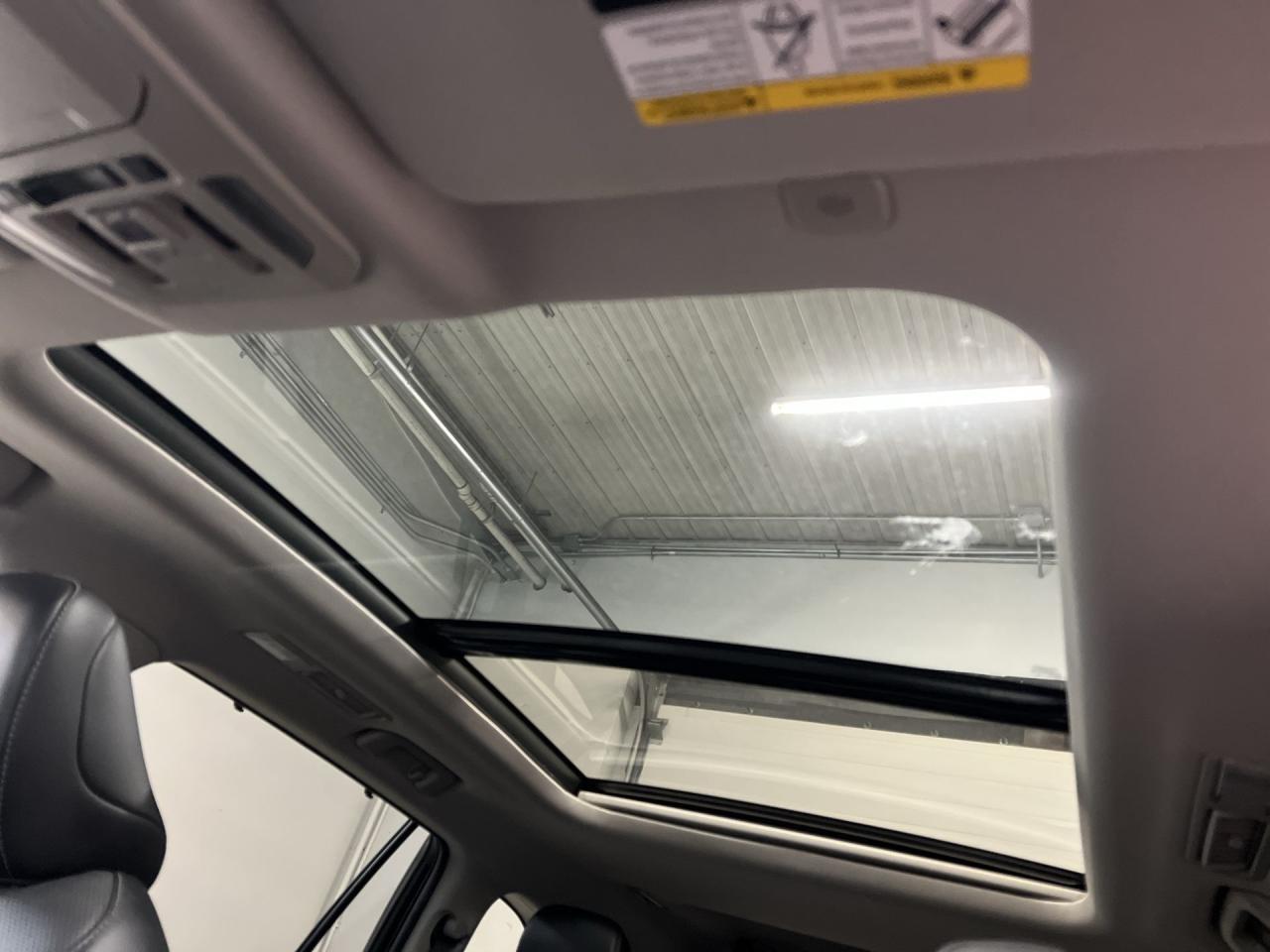 2023 Toyota Highlander LIMITED AWD | 7-PASS | HTD LEATHER | PANO ROOF Photo