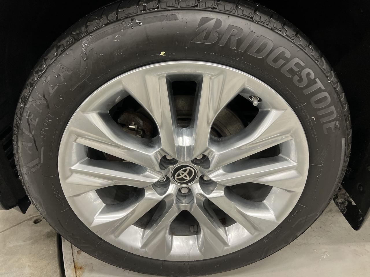 2023 Toyota Highlander LIMITED AWD | 7-PASS | HTD LEATHER | PANO ROOF Photo