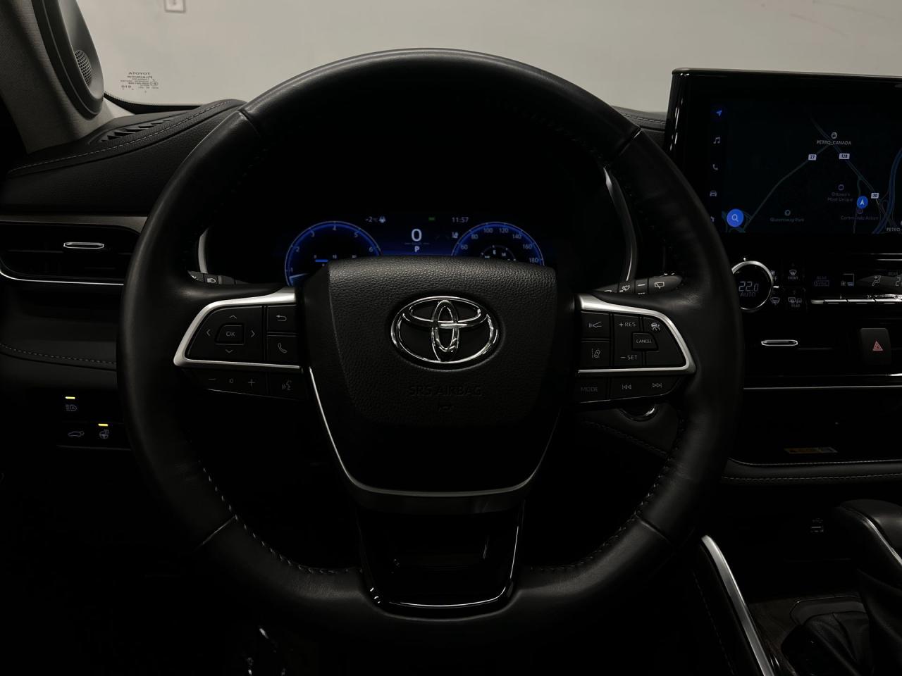 2023 Toyota Highlander LIMITED AWD | 7-PASS | HTD LEATHER | PANO ROOF Photo