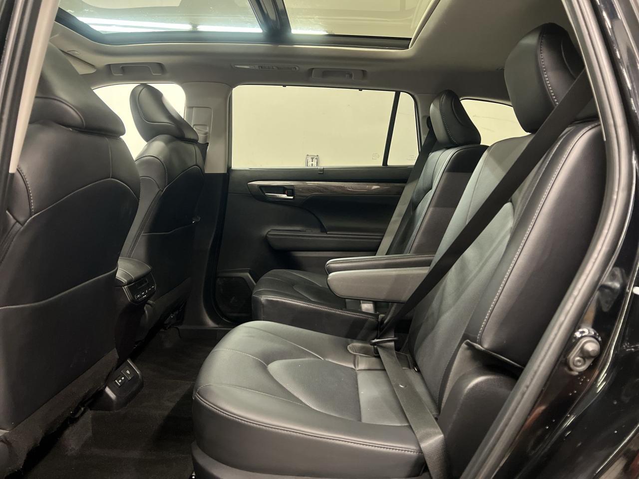 2023 Toyota Highlander LIMITED AWD | 7-PASS | HTD LEATHER | PANO ROOF Photo