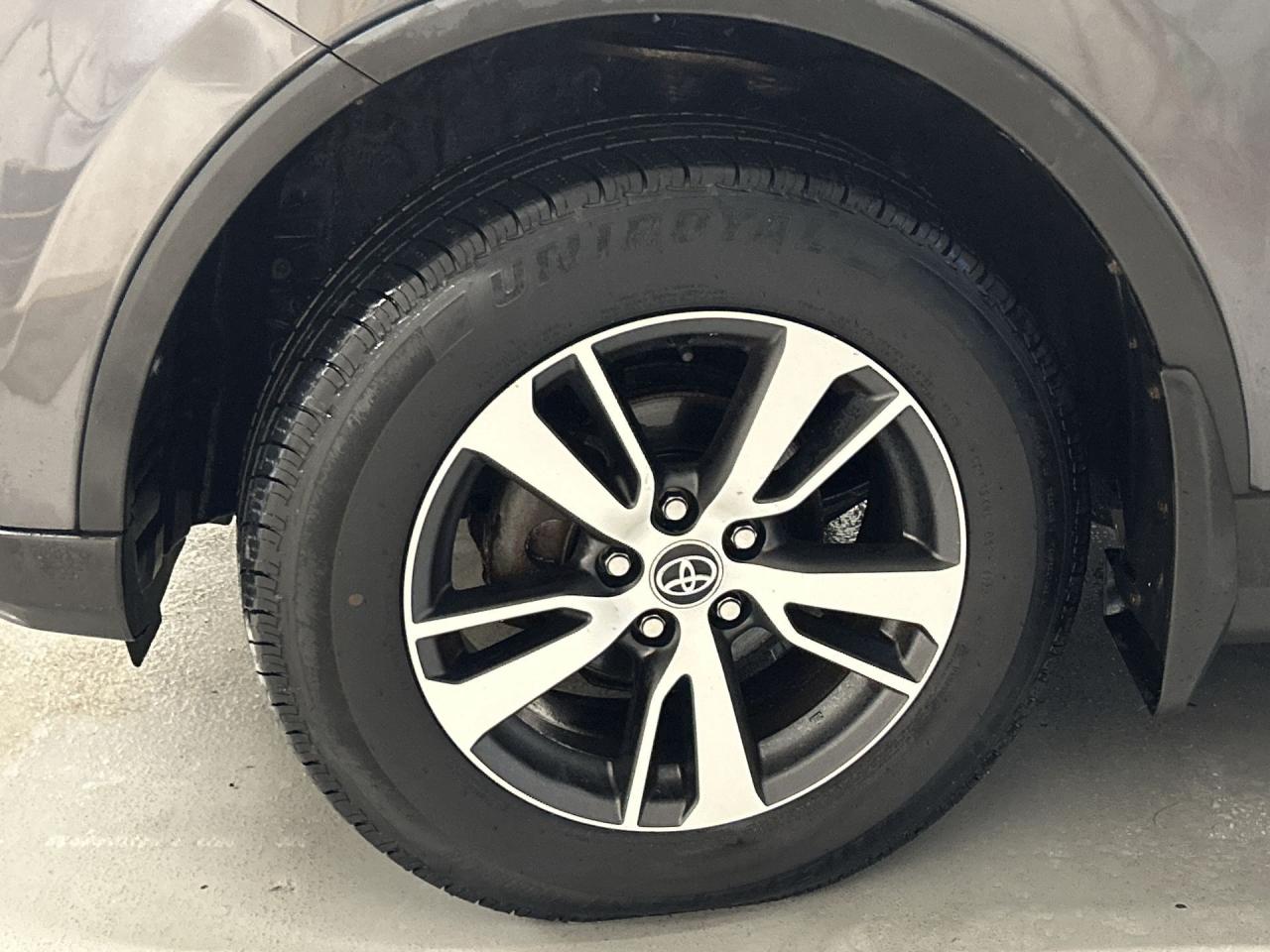 2018 Toyota RAV4 AWD | CERTIFIED | HTD SEATS | ALLOYS | REAR CAM Photo3