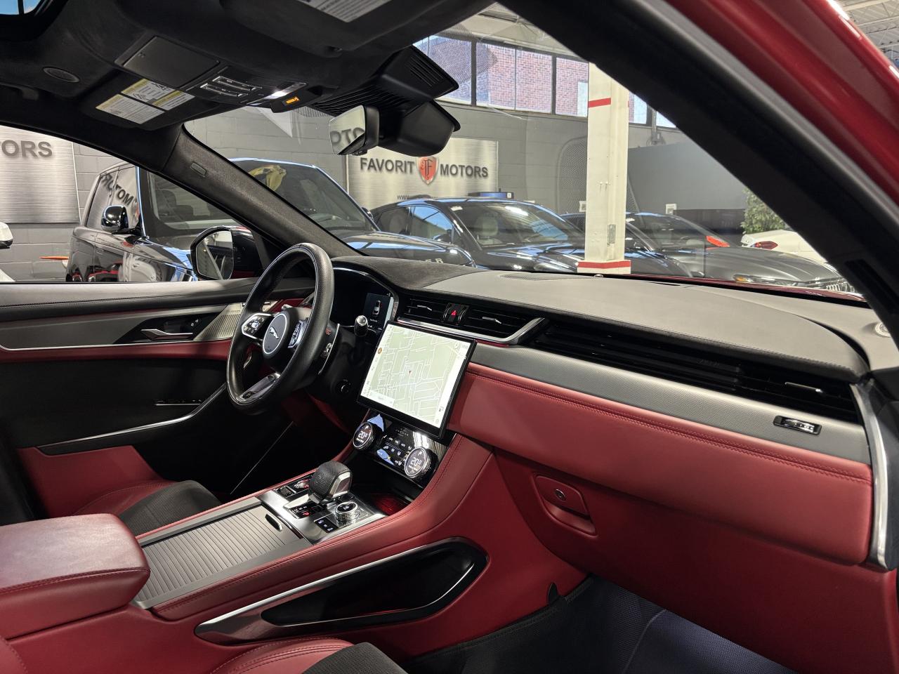 2021 Jaguar F-PACE P550 SVR|V8SUPERCHARGED|550HP|AWD|REDLEATHER|NAV|+ Photo