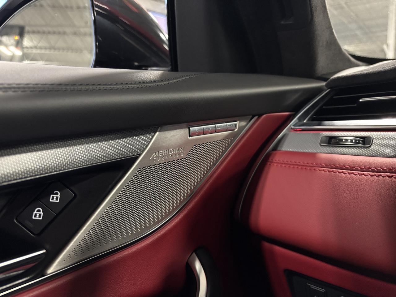 2021 Jaguar F-PACE P550 SVR|V8SUPERCHARGED|550HP|AWD|REDLEATHER|NAV|+ Photo