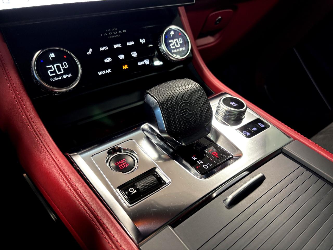 2021 Jaguar F-PACE P550 SVR|V8SUPERCHARGED|550HP|AWD|REDLEATHER|NAV|+ Photo