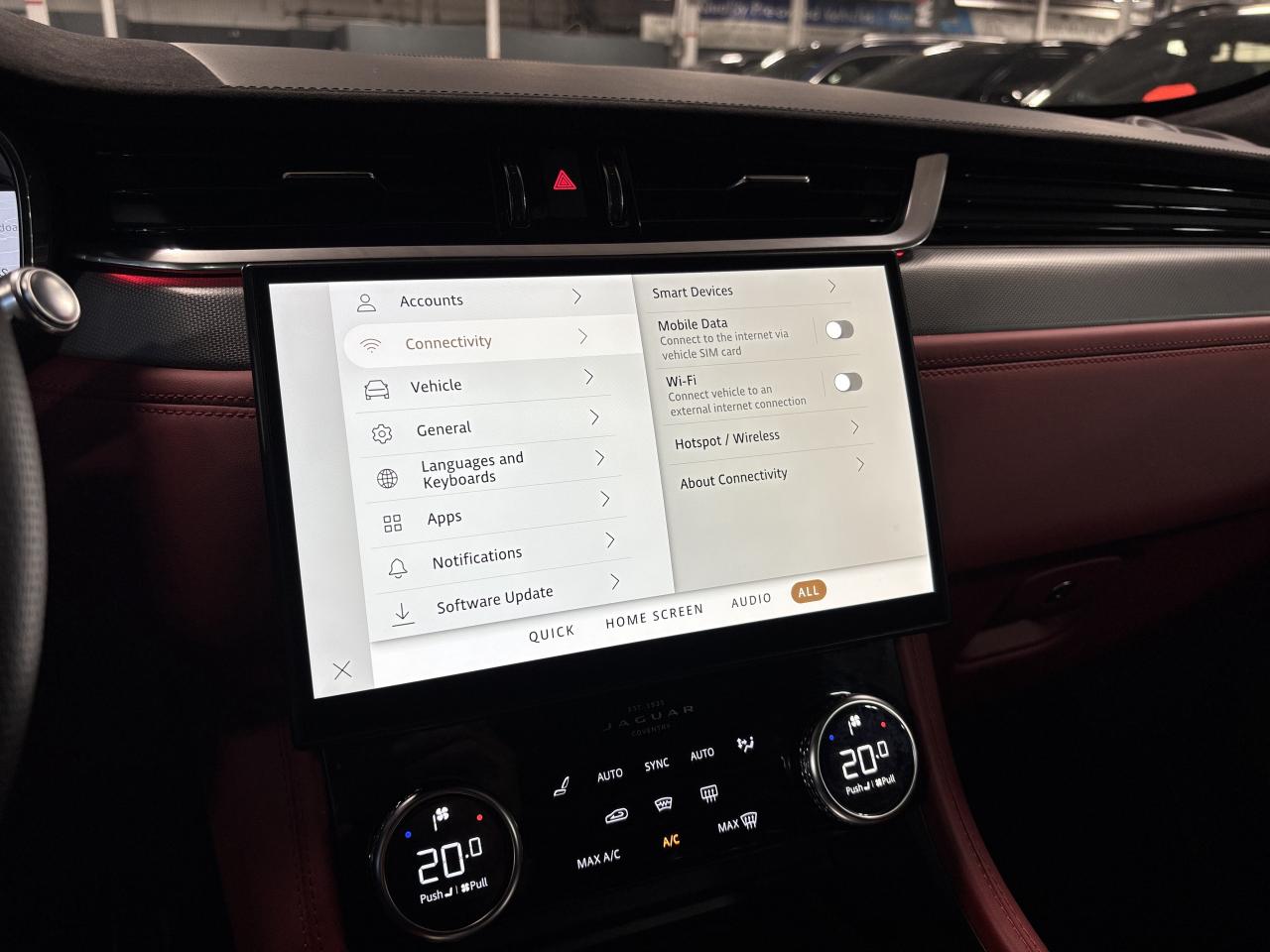 2021 Jaguar F-PACE P550 SVR|V8SUPERCHARGED|550HP|AWD|REDLEATHER|NAV|+ Photo