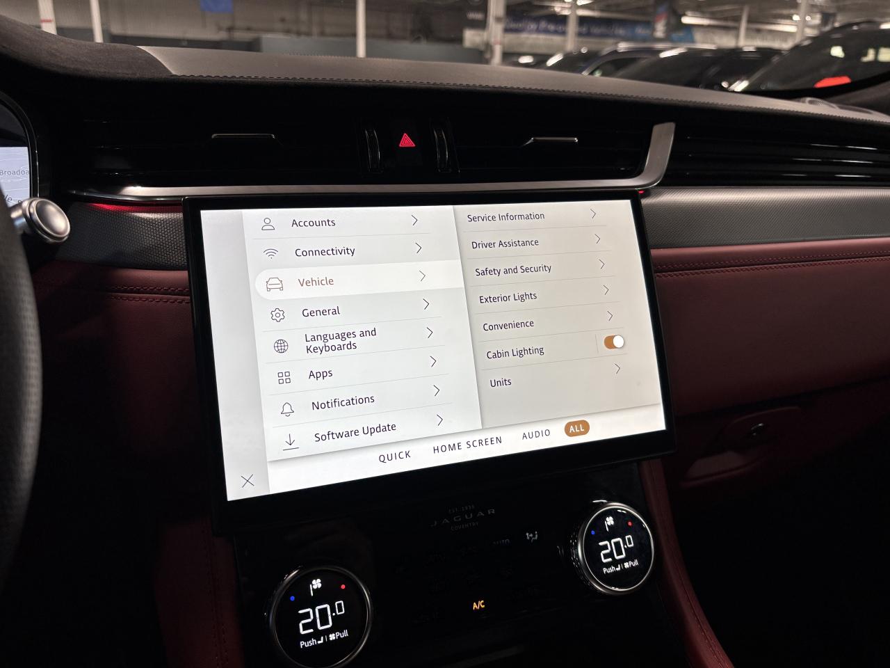 2021 Jaguar F-PACE P550 SVR|V8SUPERCHARGED|550HP|AWD|REDLEATHER|NAV|+ Photo