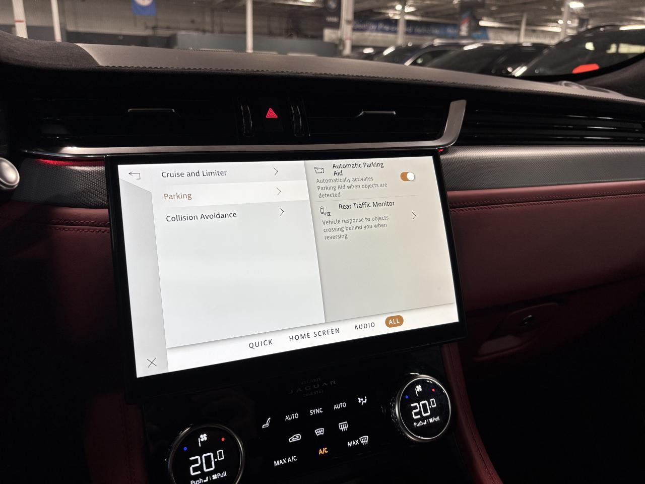 2021 Jaguar F-PACE P550 SVR|V8SUPERCHARGED|550HP|AWD|REDLEATHER|NAV|+ Photo