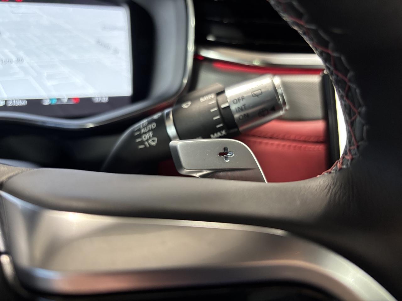 2021 Jaguar F-PACE P550 SVR|V8SUPERCHARGED|550HP|AWD|REDLEATHER|NAV|+ Photo