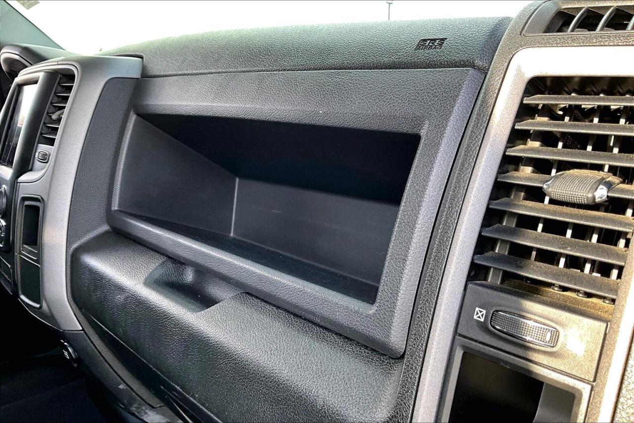 2021 RAM 1500 Classic Night Edition Quad | 6Seat | Liner Cover | 4X4 Photo