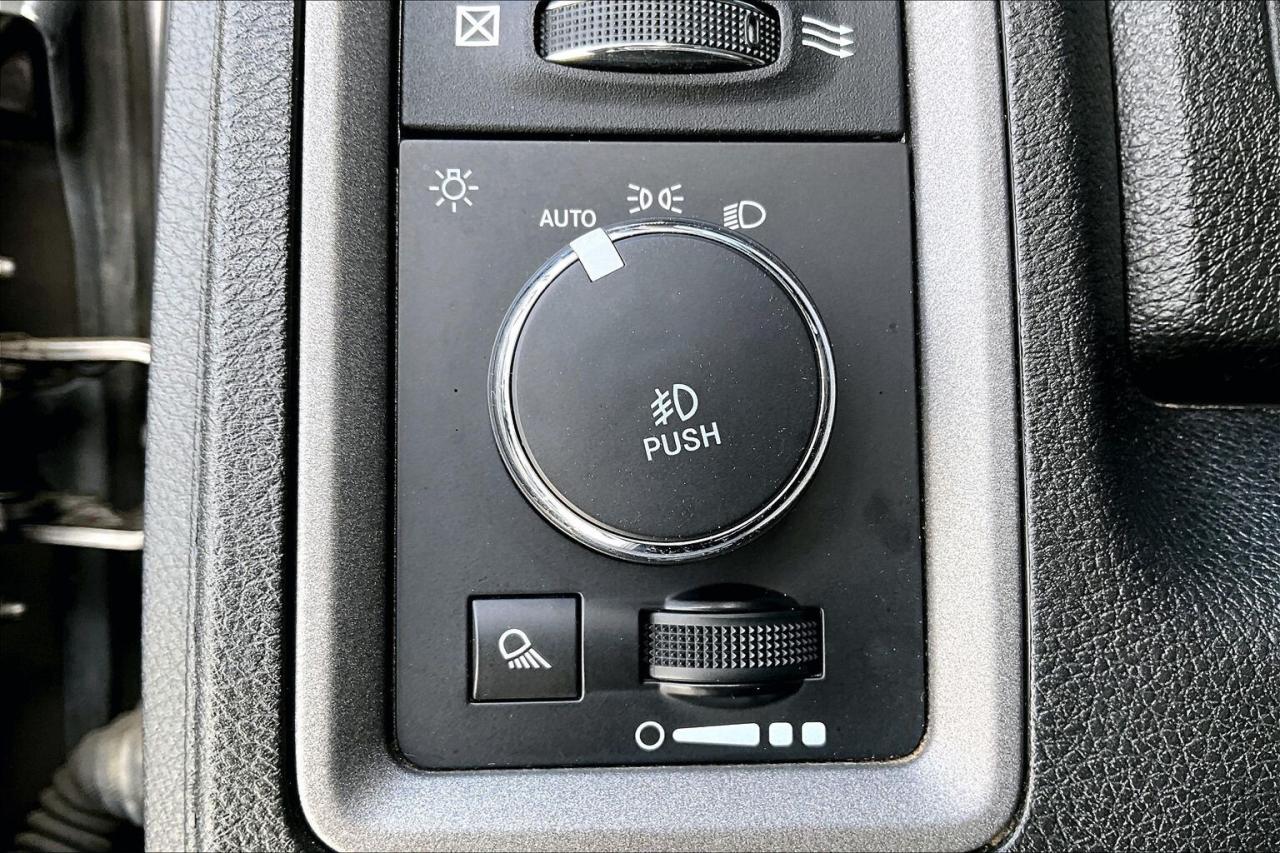 2021 RAM 1500 Classic Night Edition Quad | 6Seat | Liner Cover | 4X4 Photo