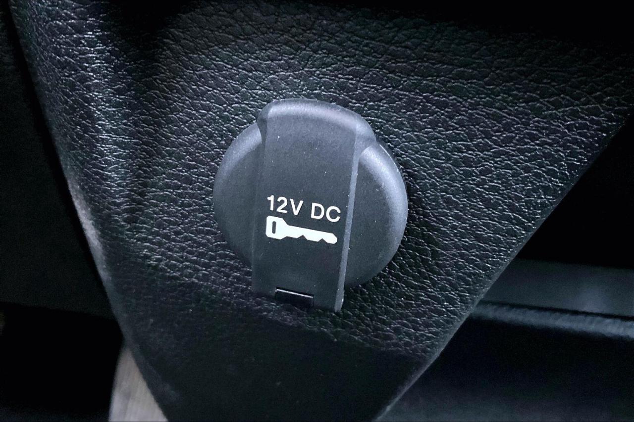 2021 RAM 1500 Classic Night Edition Quad | 6Seat | Liner Cover | 4X4 Photo